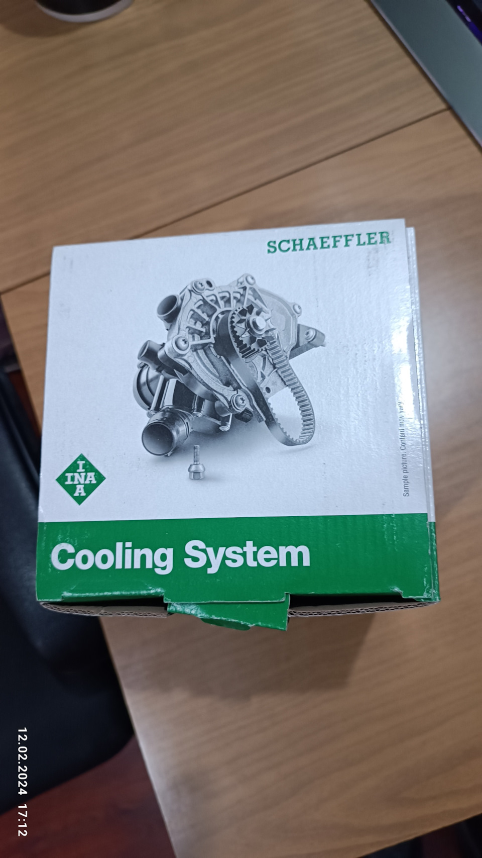 На картинке и болт и ремень, могли бы за такие бабки и положить — Skoda Yeti