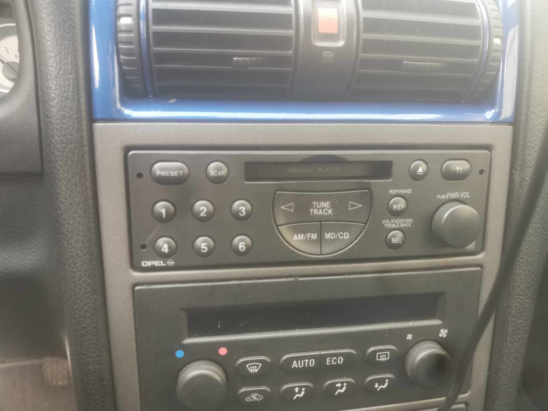 Магнитола? — Opel Astra G Coupe, 2 л, 2002 года | автозвук | DRIVE2