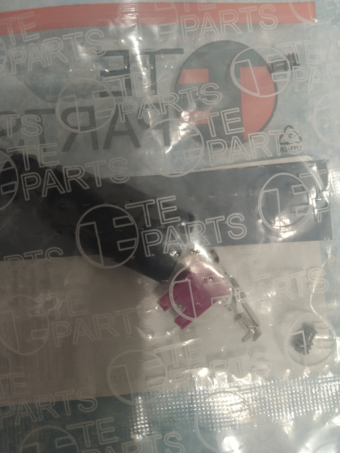 Разъём датчика износа тормозных колодок. — Volkswagen Touareg (1G), 5 л ...