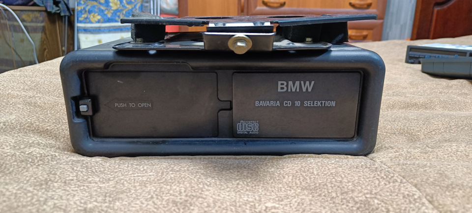 Фото в бортжурнале BMW 7 series (E32)