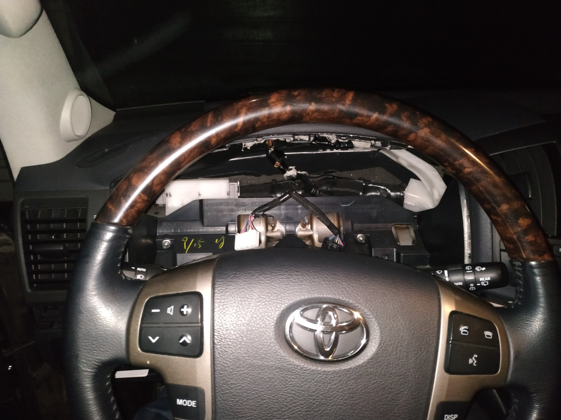 Установка автосигнализации Toyota Land Cruiser 200