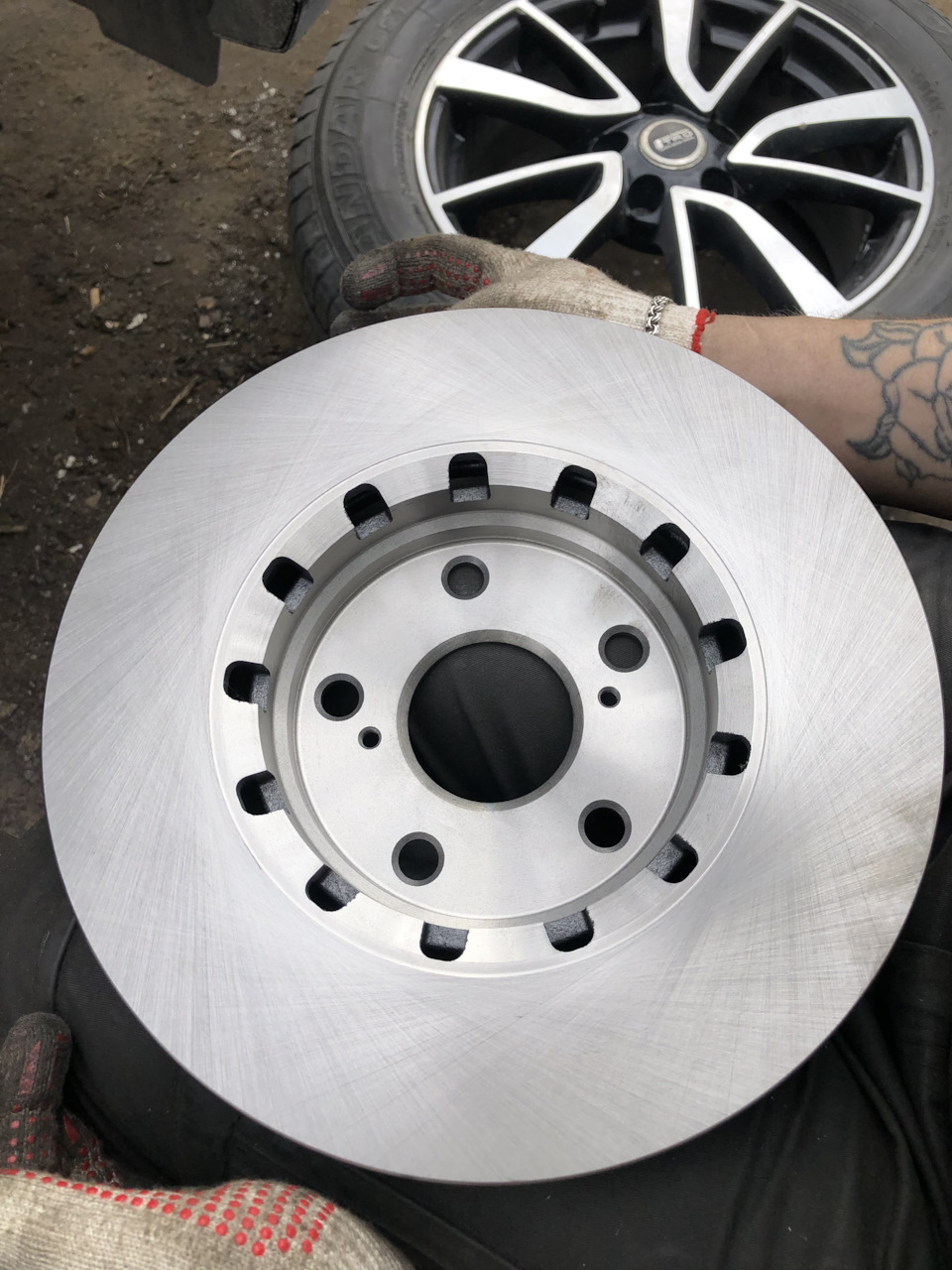 Фото в бортжурнале Toyota RAV4 (IV)