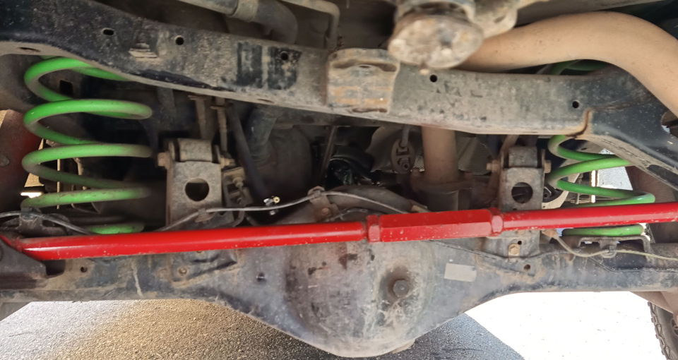 Вывод сапунов под капот — Toyota Hilux Surf (4G), 2,7 л, 2002 года ...