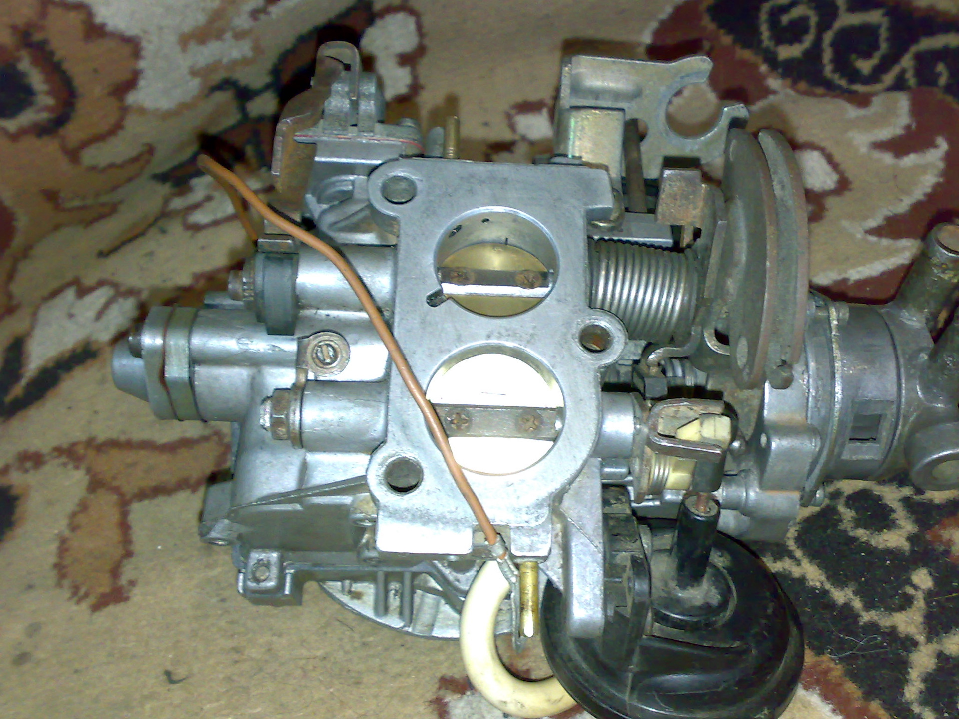 карбюратор u3025. мотоциклетный карбюратор. первый карбюратор. первые карбюраторы. карбюратор газ волга 2410.