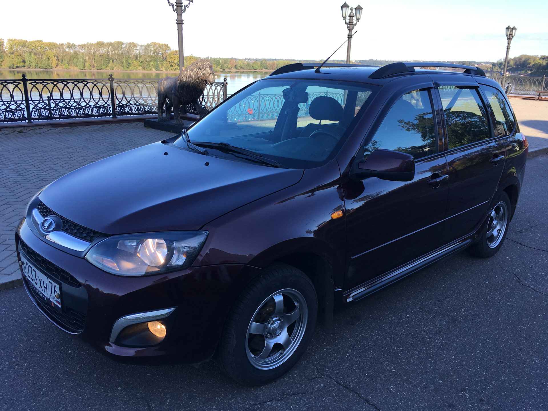 Лад отзывы владельцев. Lada Kalina Wagon. Лада Калина 2 2014 универсал черная. Лада Калина 2 универсал 2014 года. Лада Калина универсал 2014гтюненг.