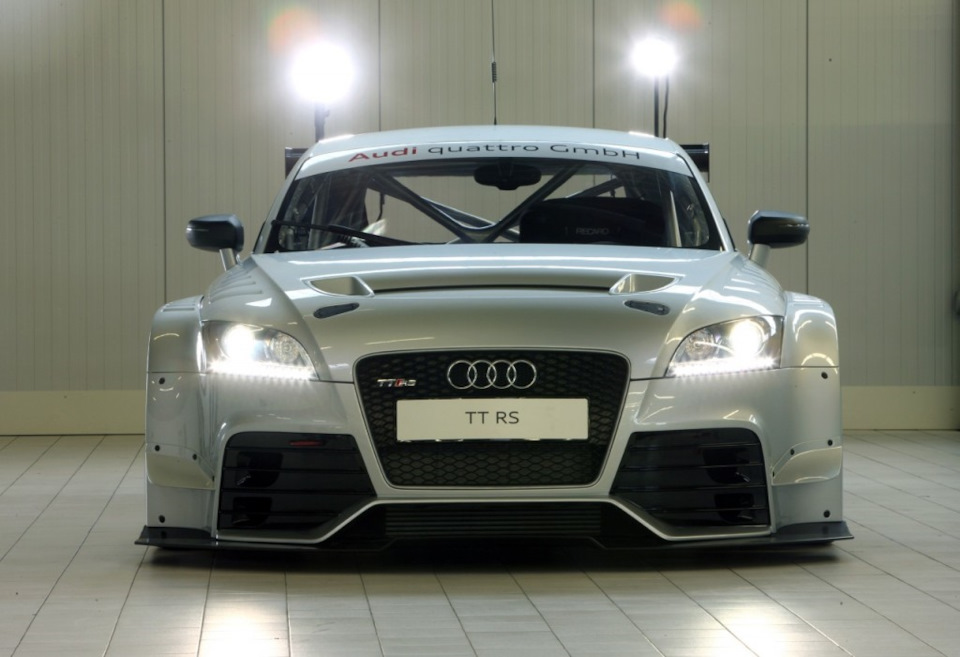 ディーラー特注　Sparks製Audi TT RS VLN プレゼンテーション ディーラー特注 Sparks製Audi TT RS VLN プレゼンテーション