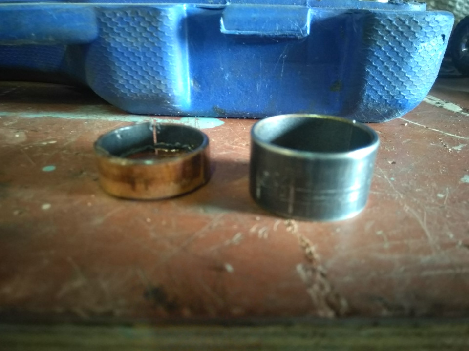 2. С лева аккордовская, с права срв. — Honda Accord (8G)