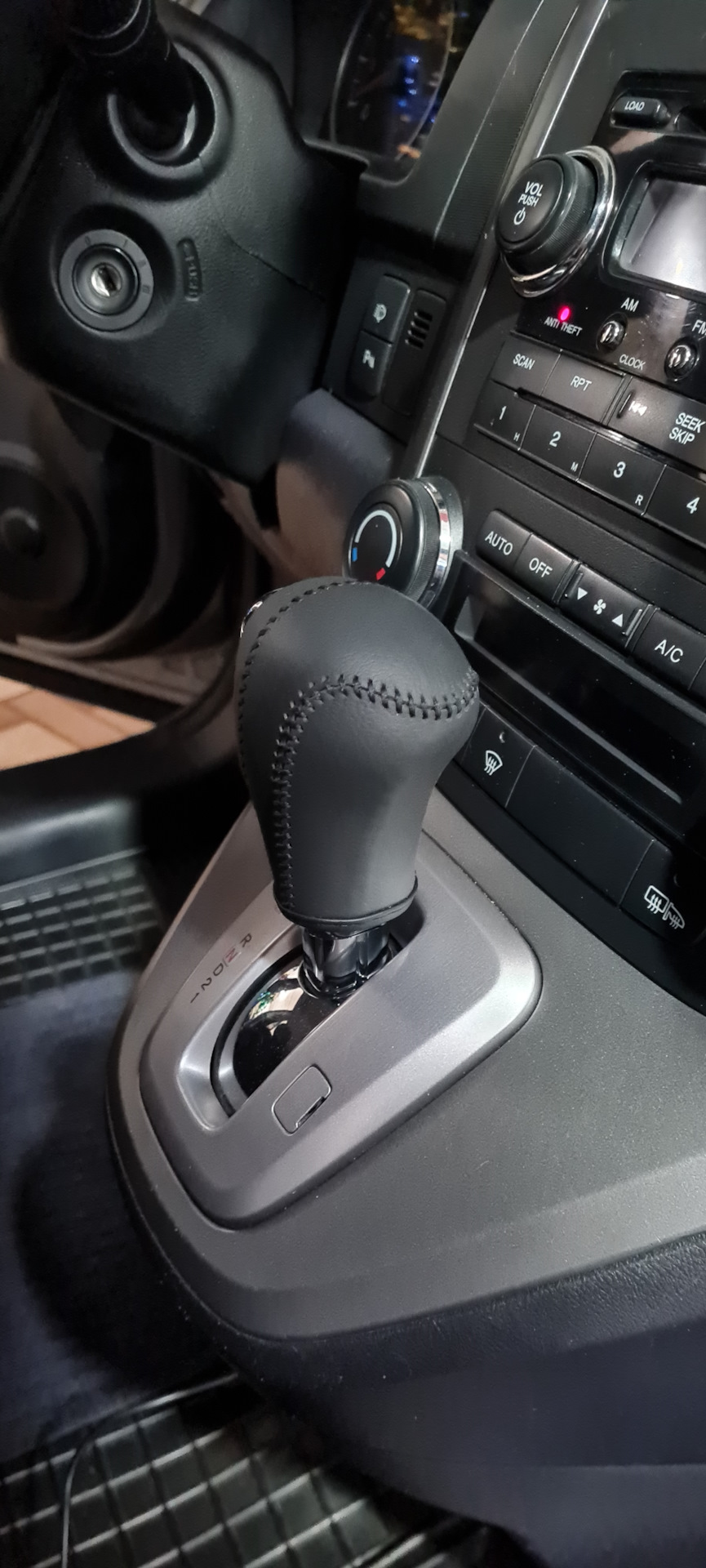 Чехол на ручку АКПП — Honda CR-V (RE), 2,4 л, 2008 года | своими руками ...