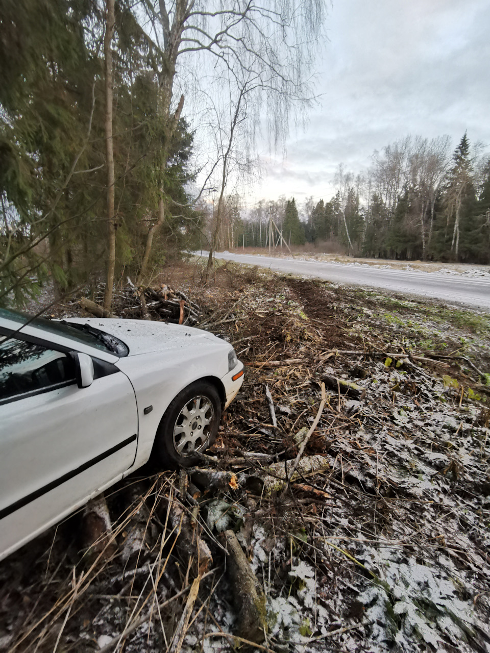 Кювет как стиль вождения — Volvo S40 (1G), 1,8 л, 2003 года | ДТП | DRIVE2