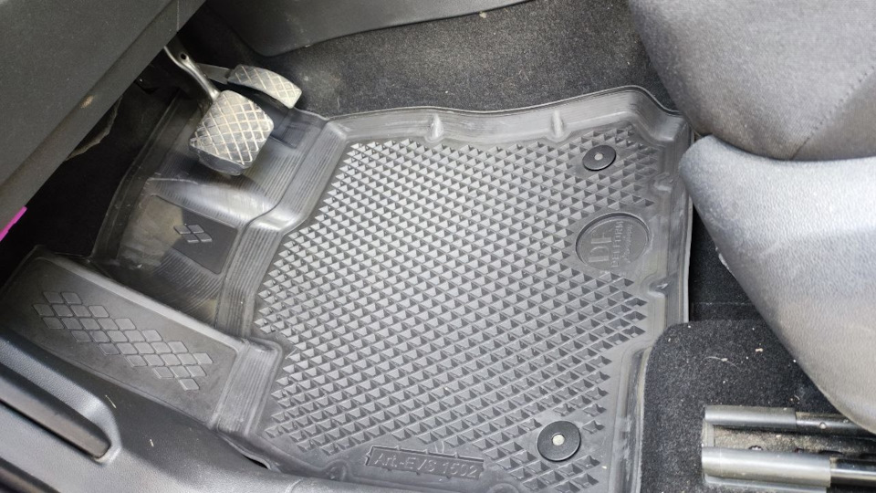 Коврики в салон лучше чем EVA — Volkswagen Tiguan (2G), 1,4 л, 2020 ...