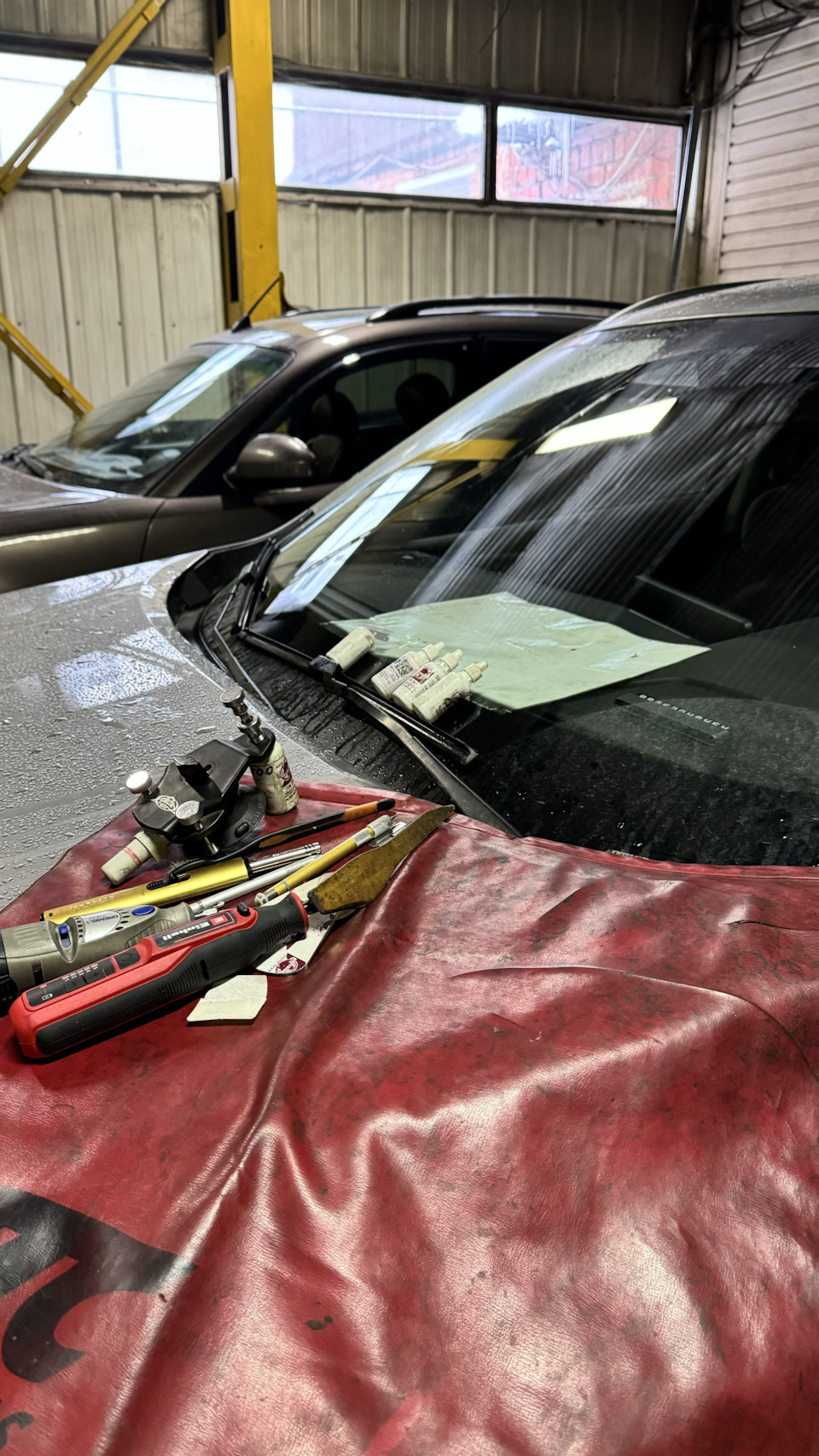 Заделка скола на лобовом — Haval F7x, 2 л, 2023 года | кузовной ремонт ...