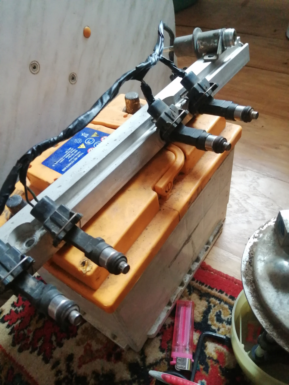 Чистка форсунок и замена сетки в бензобаке — Lada 2114, 1,5 л, 2004 ...