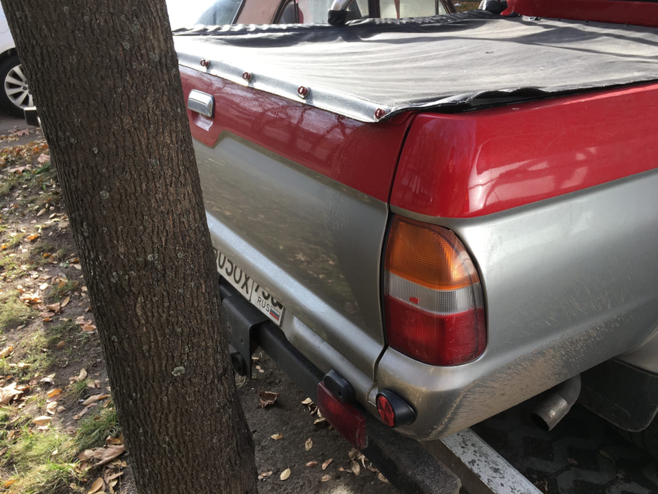 Краш-тест стеклопластикового борта — Mitsubishi L200 (3G), 2,5 л, 2000 ...