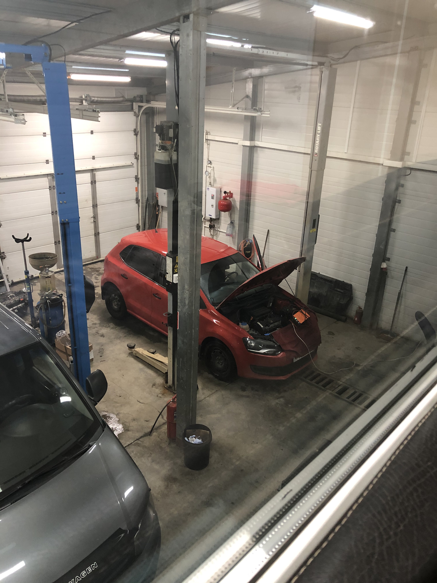 Ошибка P0685 — Volkswagen Polo Mk5, 1,4 л, 2010 года визит на сервис