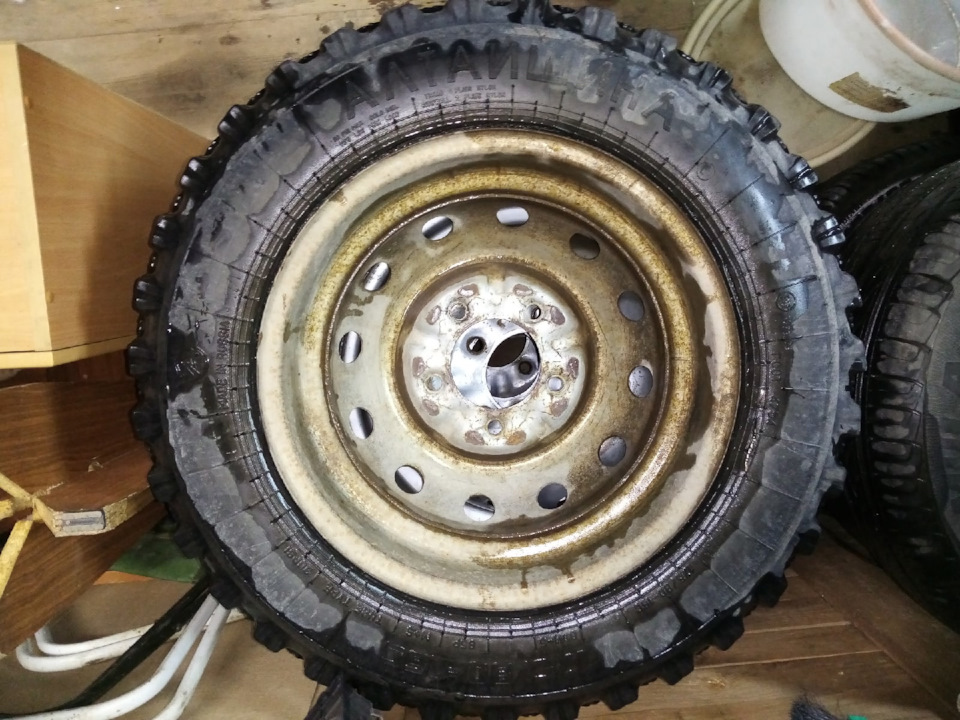Вот как бывает. — Lada 4x4 5D, 1,7 л, 2006 года | шины | DRIVE2