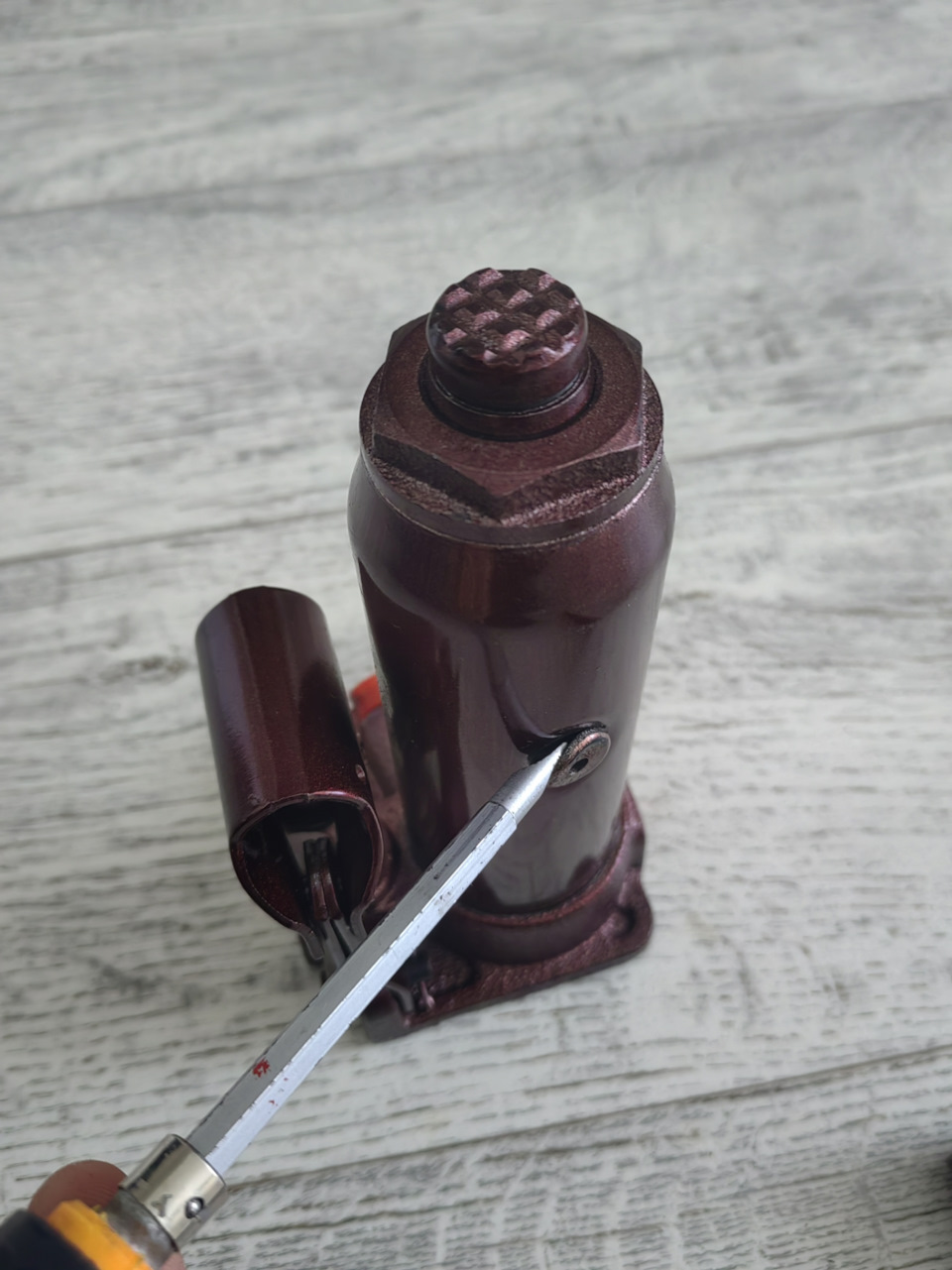 Домкрат Garde. Подготовка к работе. — Lada Гранта (2G) FL, 1,6 л, 2020 ...