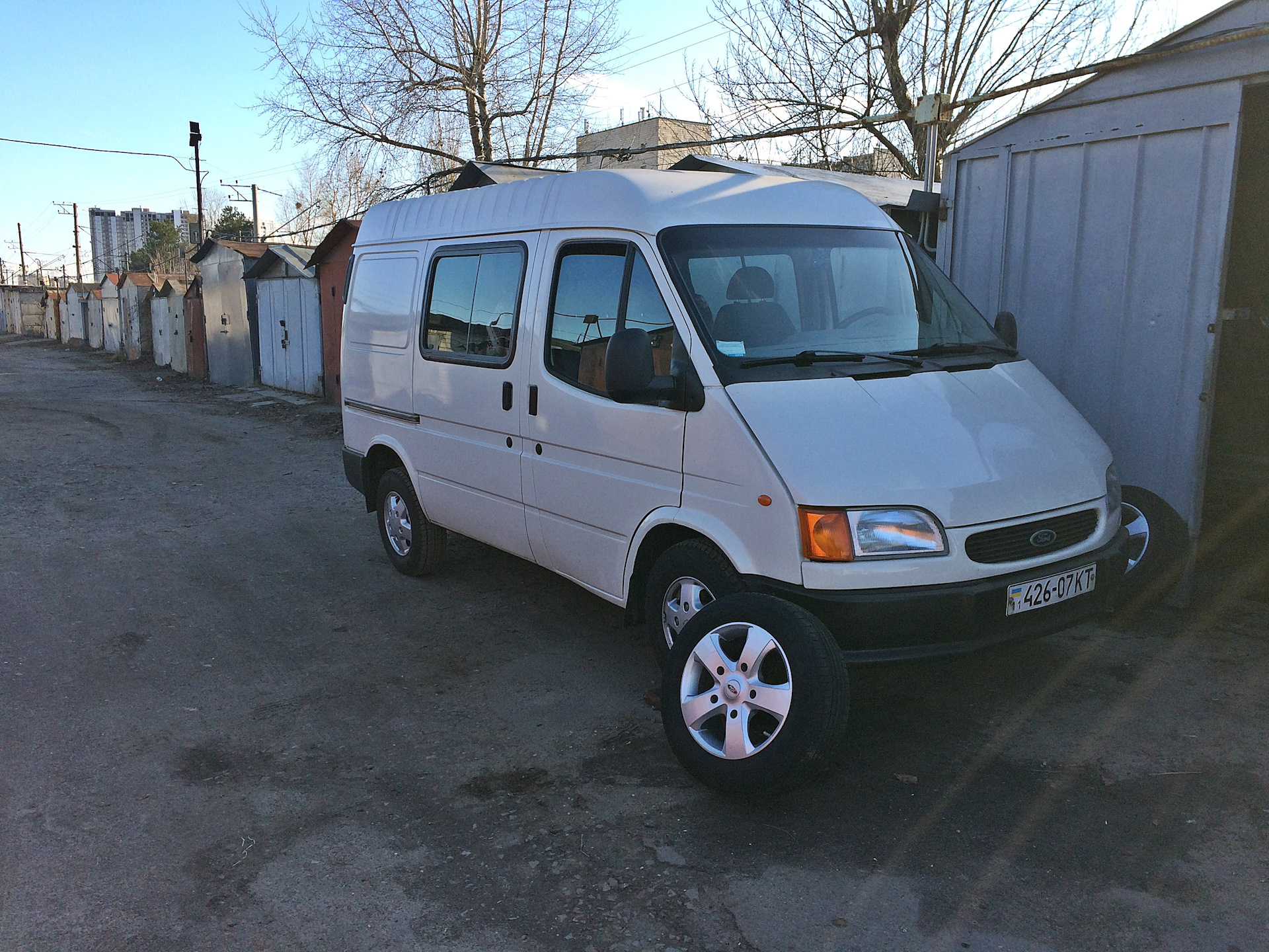 Литьё R16. Новые колёсные гайки — Ford Transit (5G), 2 л, 1997 года ...