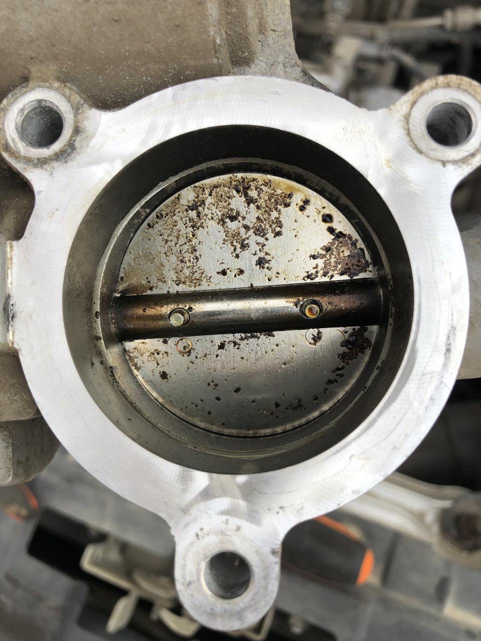 Чистка дроссельной заслонки — Lada Гранта, 1,6 л, 2017 года | своими ...