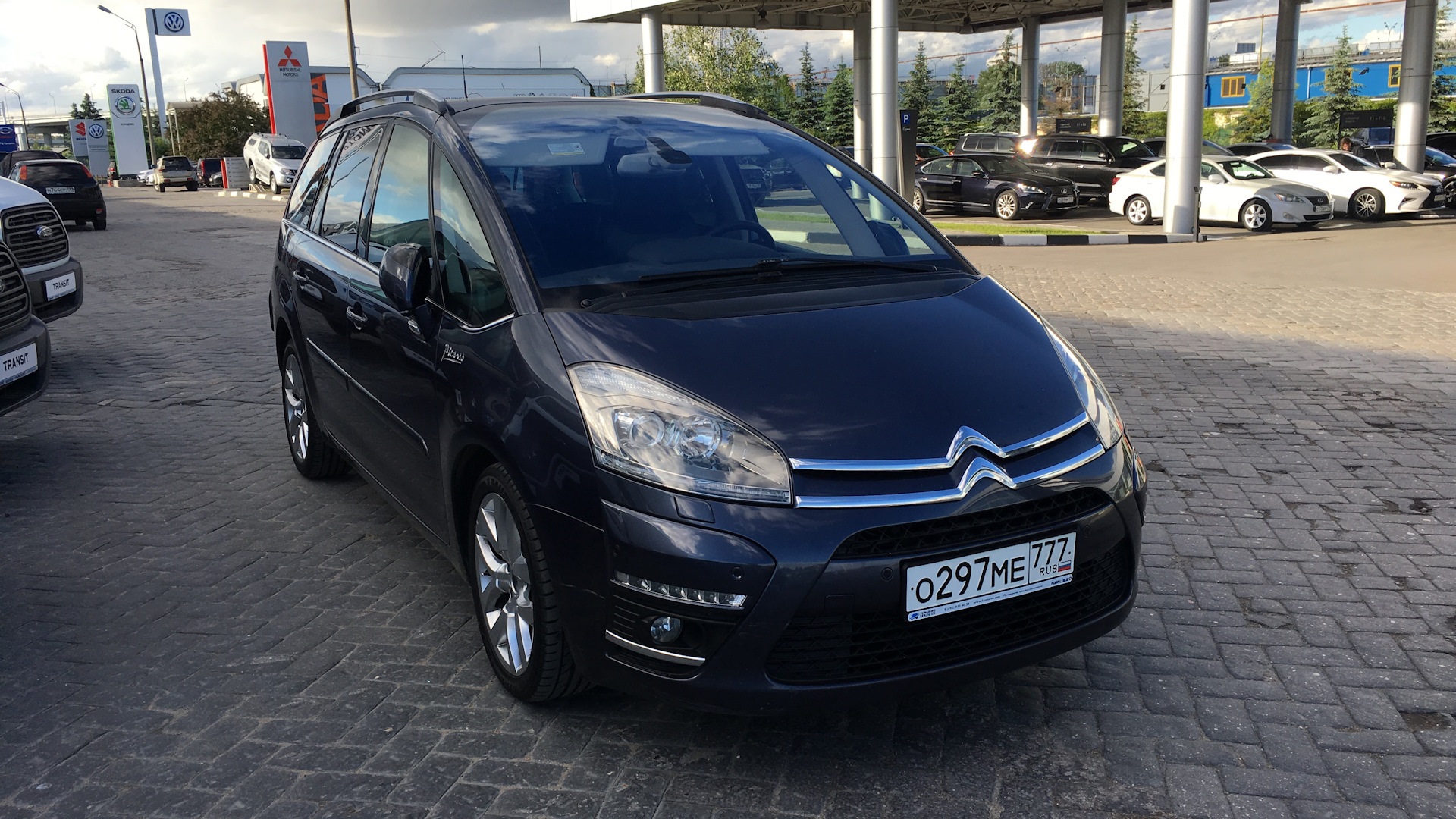 Citroen Grand C4 Picasso (1G) 1.6 дизельный 2011 | Аквариум 2 на DRIVE2