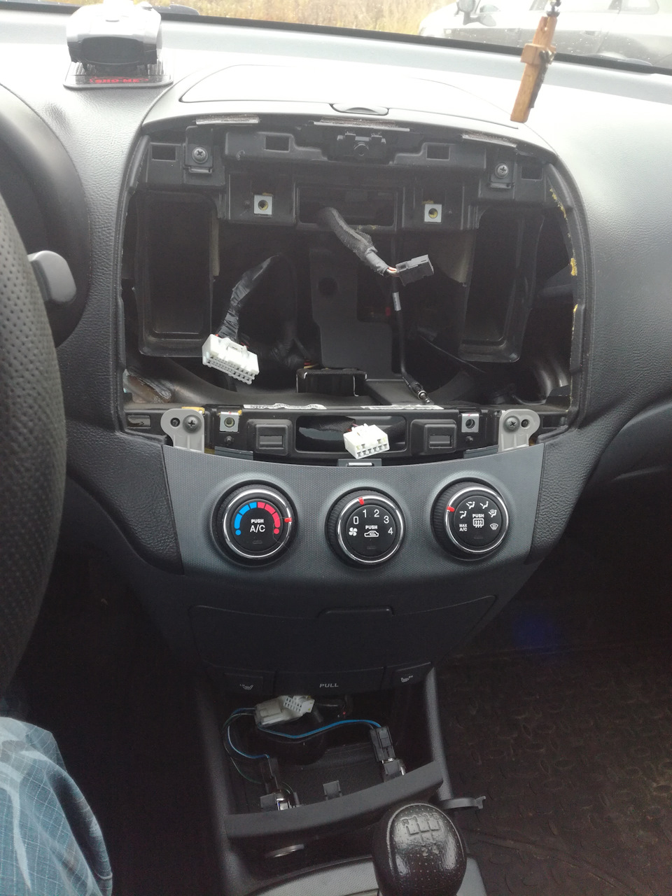 Элантра как снять магнитолу Hyundai Elantra HD замена штатной магнитолы без usb на штатную с usb - Hyundai E