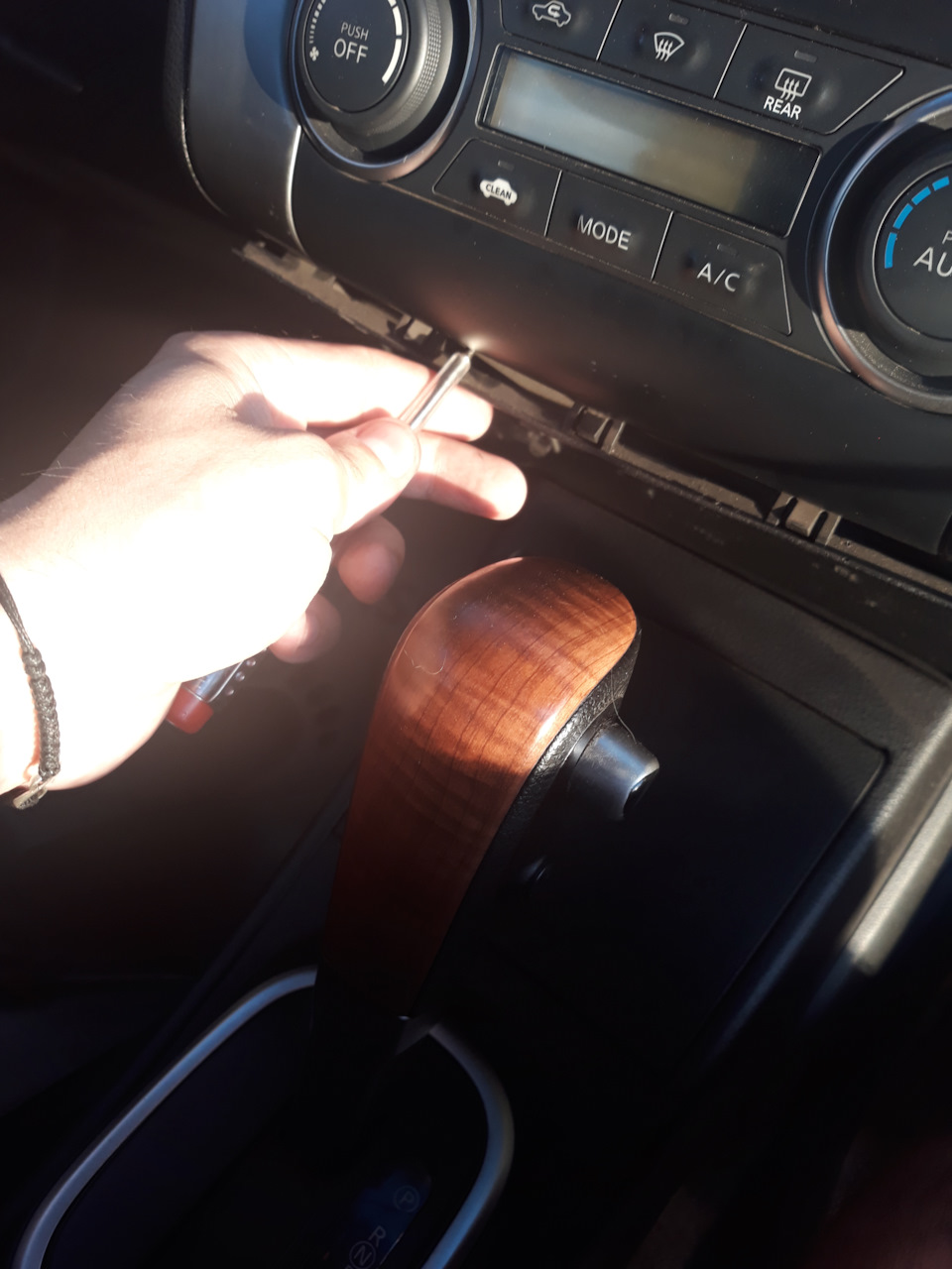 Фото в бортжурнале Nissan Tiida (1G)
