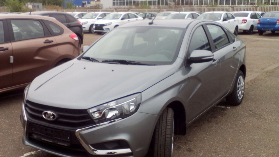 Lada Vesta 1.6 бензиновый 2019 "Серая Vestia" на DRIVE2