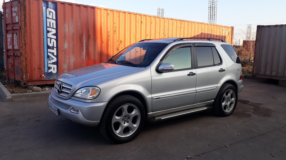 Mercedes-Benz M-Class ML350 InspirationEdition