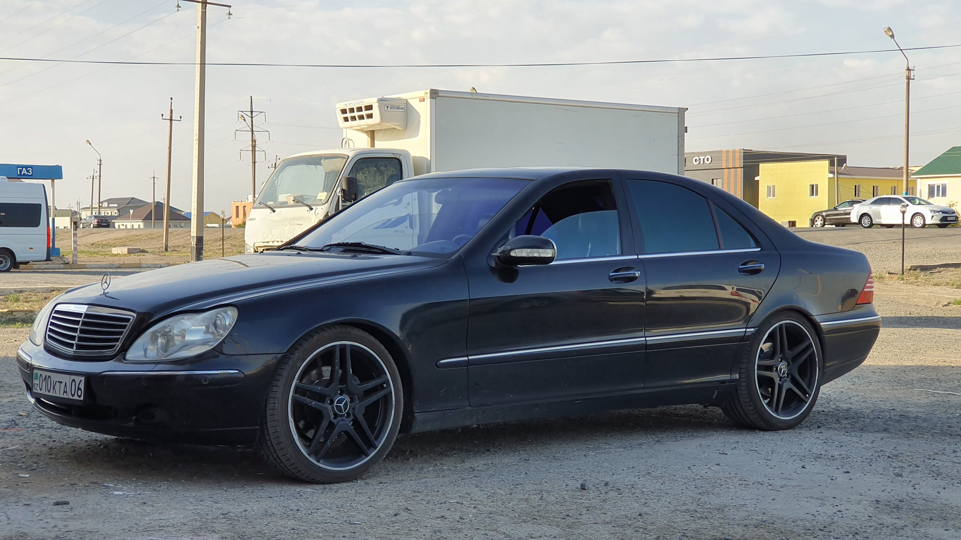 W220. Mercedes s500 w220. Мерседес 220 s500 AMG. Мерседес w220 5.5 AMG. Мерседес s500 5.5.