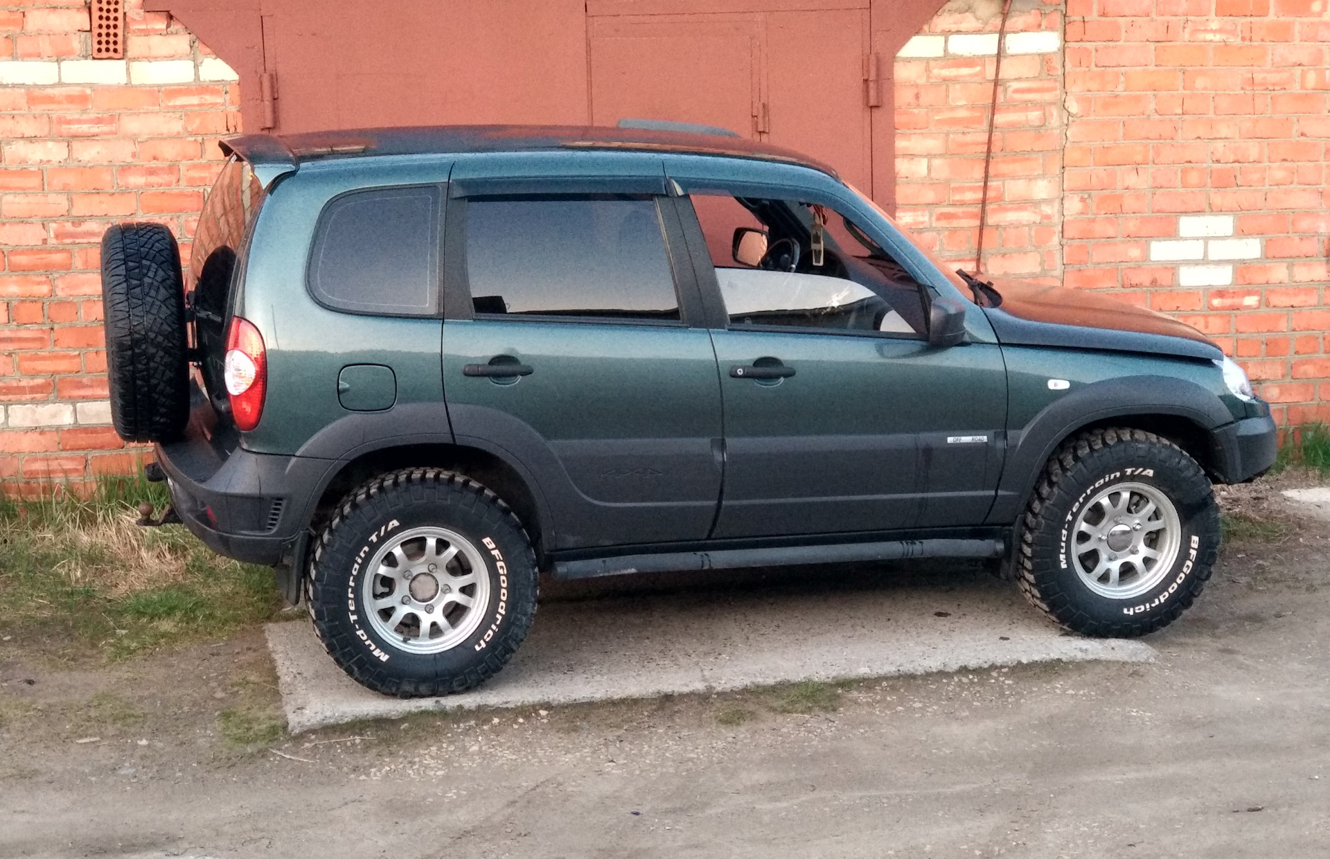 chevrolet niva 235/75 r16