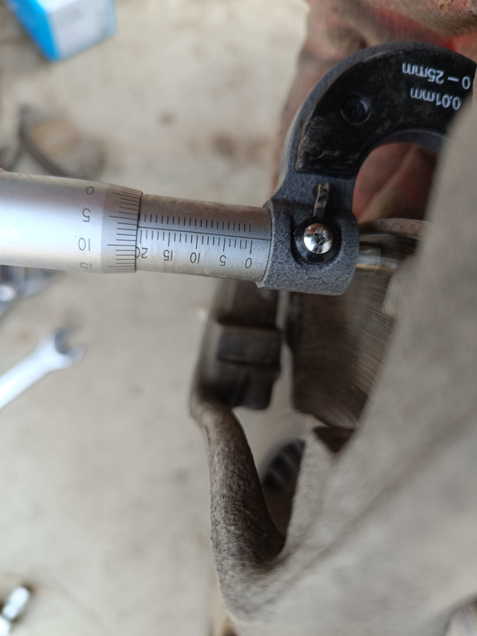 Диск справа так же изношен чуть сильнее — Citroen Spacetourer