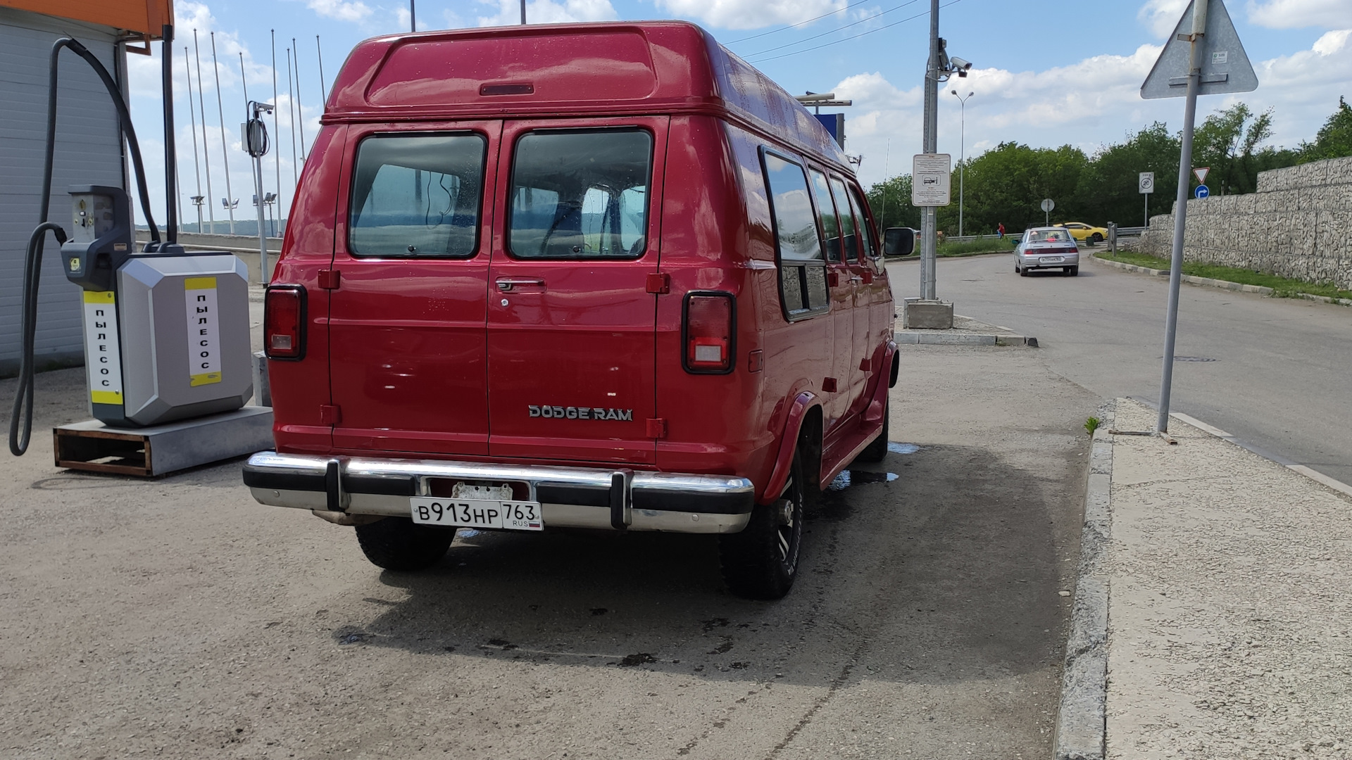 Dodge Ram van 2g