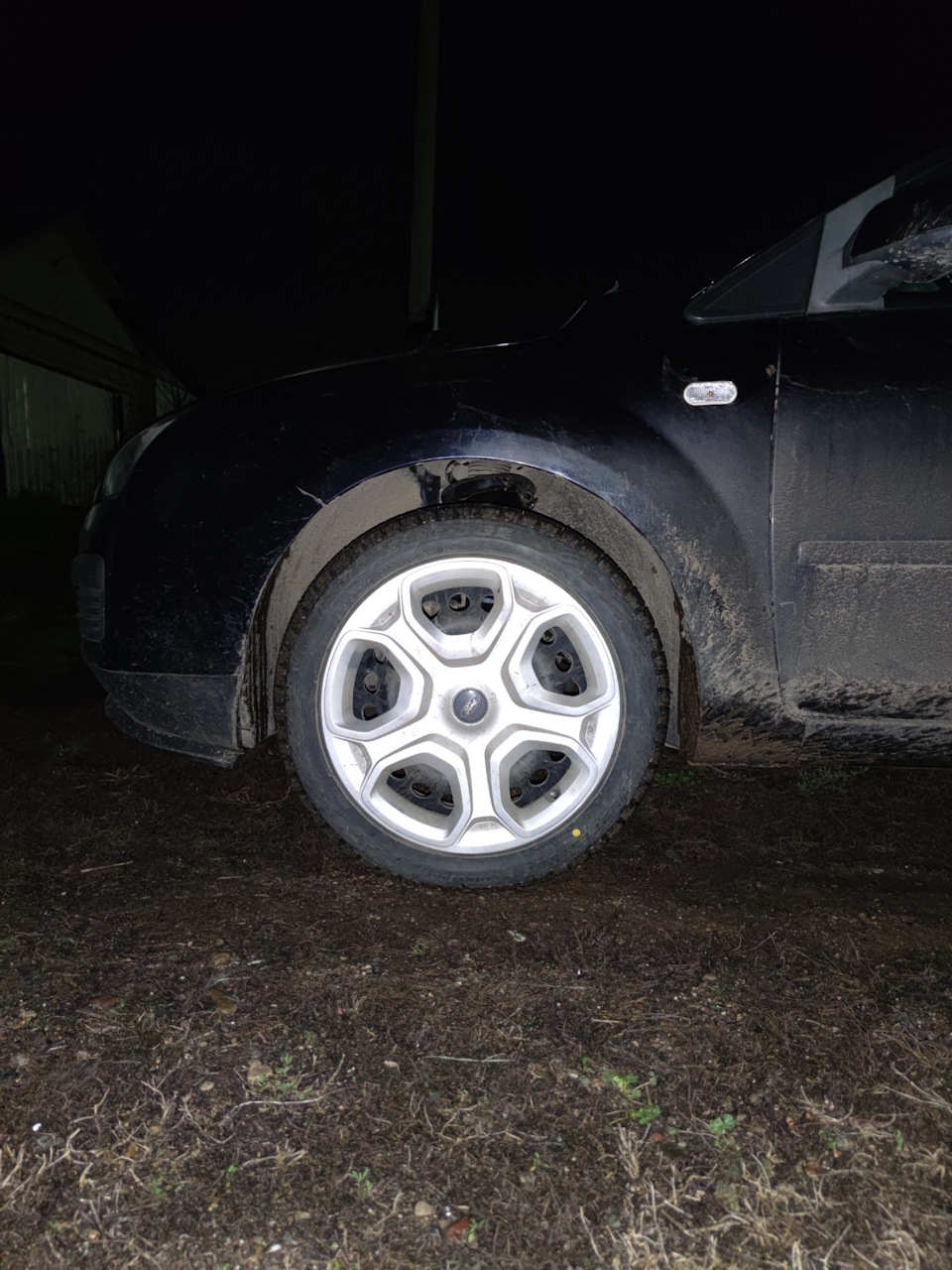 Передние стойки — Ford Focus Sedan II, 1,8 л, 2007 года | запчасти | DRIVE2