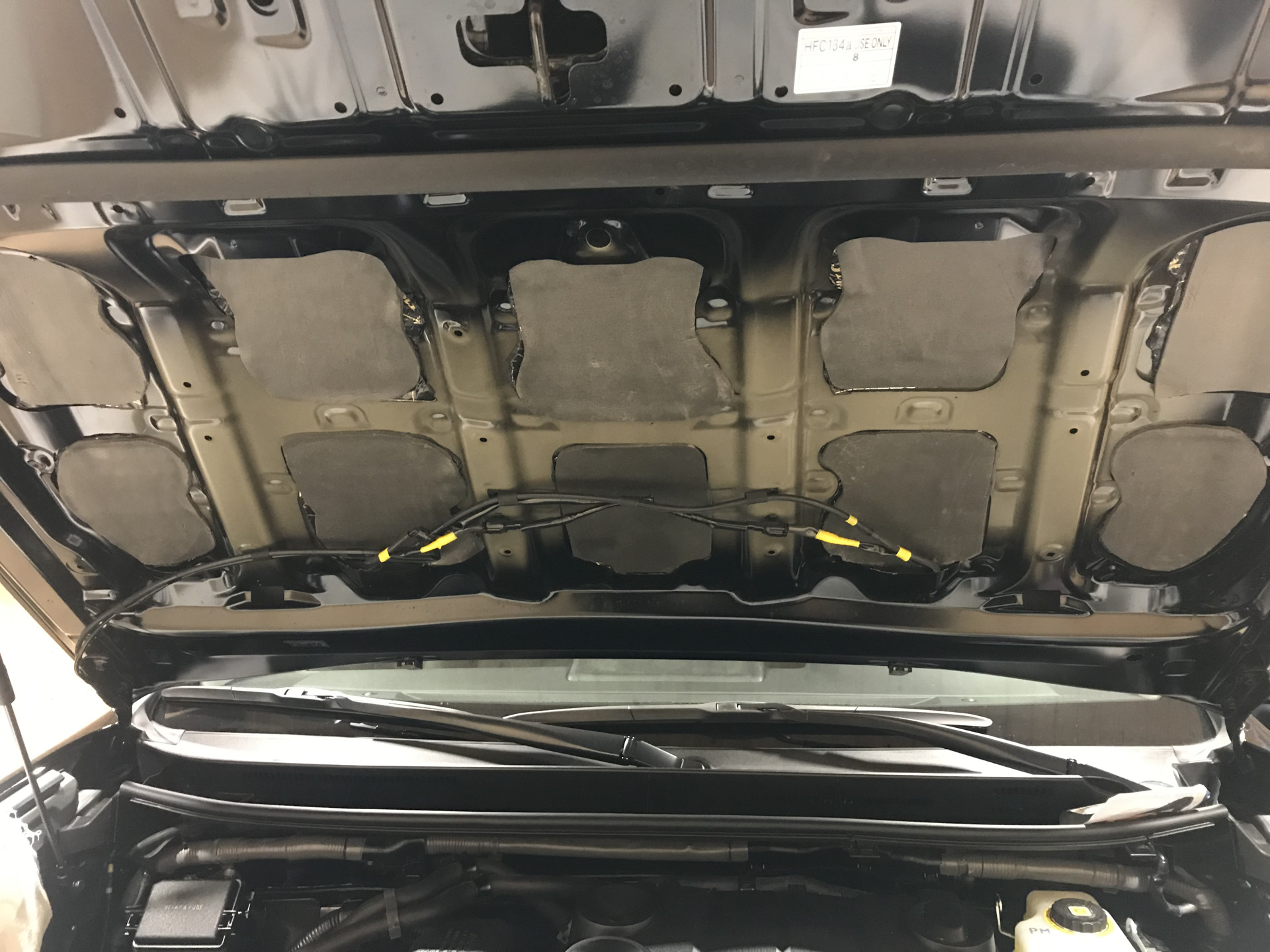 Шумовиброизоляция капота — Toyota Land Cruiser Prado 150-series, 4 л ...