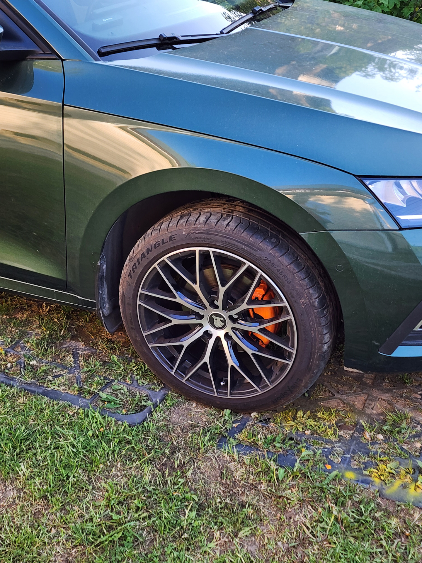 Запись # 6 цветные суппорта — Skoda Octavia A8 Mk4, 1,4 л, 2021 года ...