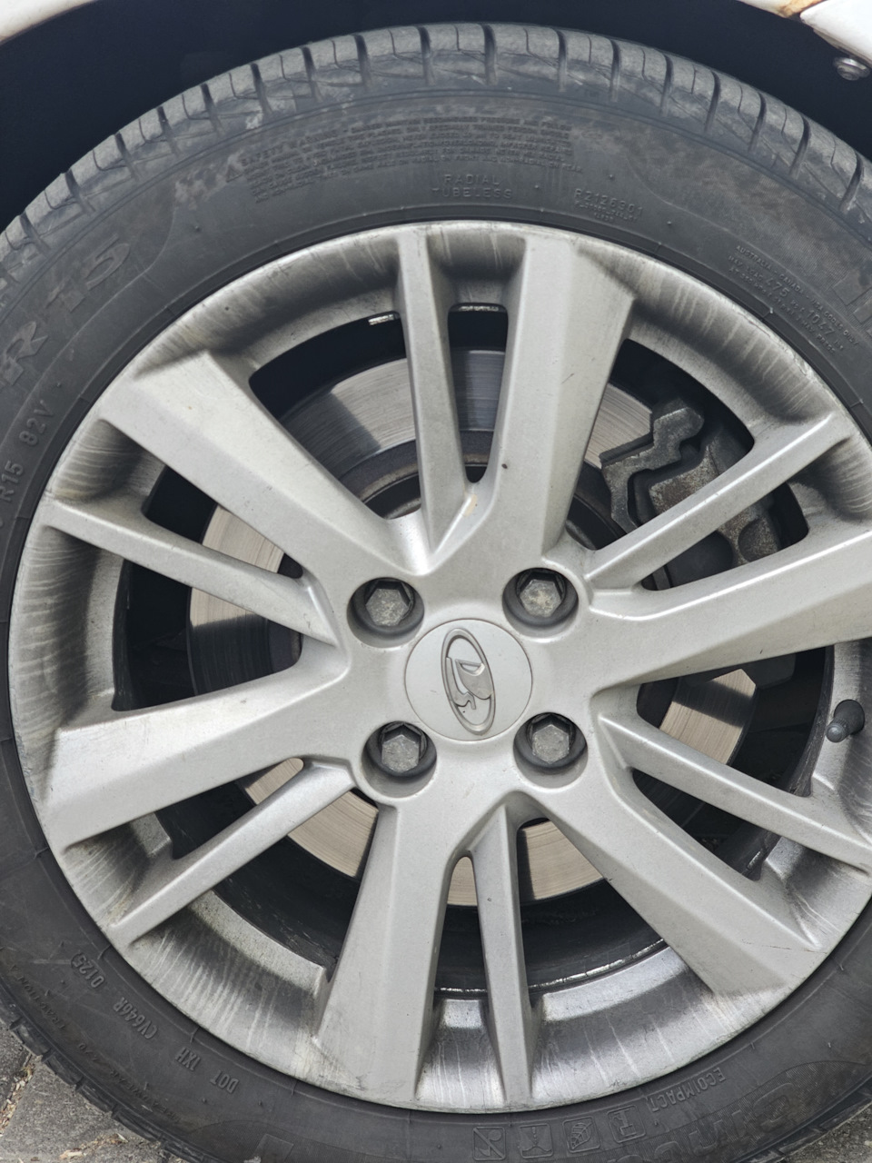 А это когда вернулся в город. Посиневший слой стесался — Lada Гранта Лифтбек (2G)