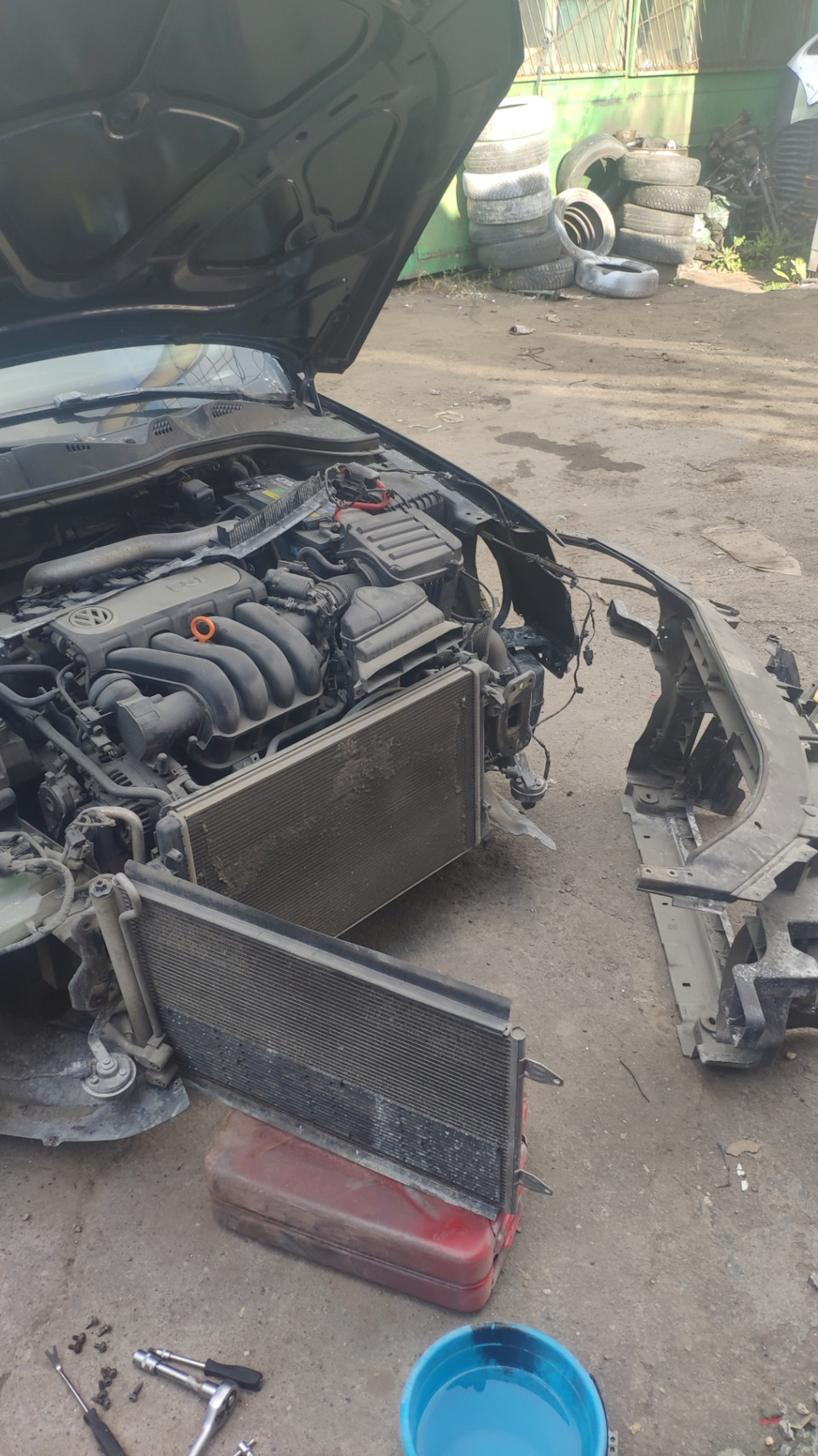 Чистка радиаторов — Volkswagen Passat B6, 2 л, 2006 года | мойка | DRIVE2