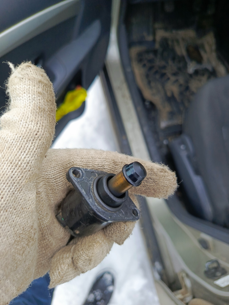 ниссан альмера обороты холостого хода