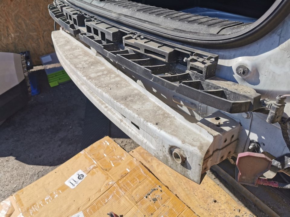 Установка фаркопа Auto-hak (Poland) + E. Jaeger блок — Skoda Kodiaq, 2 ...