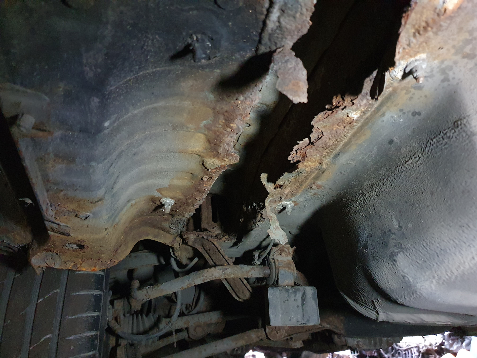 как понять что лонжероны гнилые. лонжероны газ 31029. гнилой лонжерон ваз 2115 передний. ваз 2115 гнилые задние лонжероны. гнилые лонжероны ваз 2114.