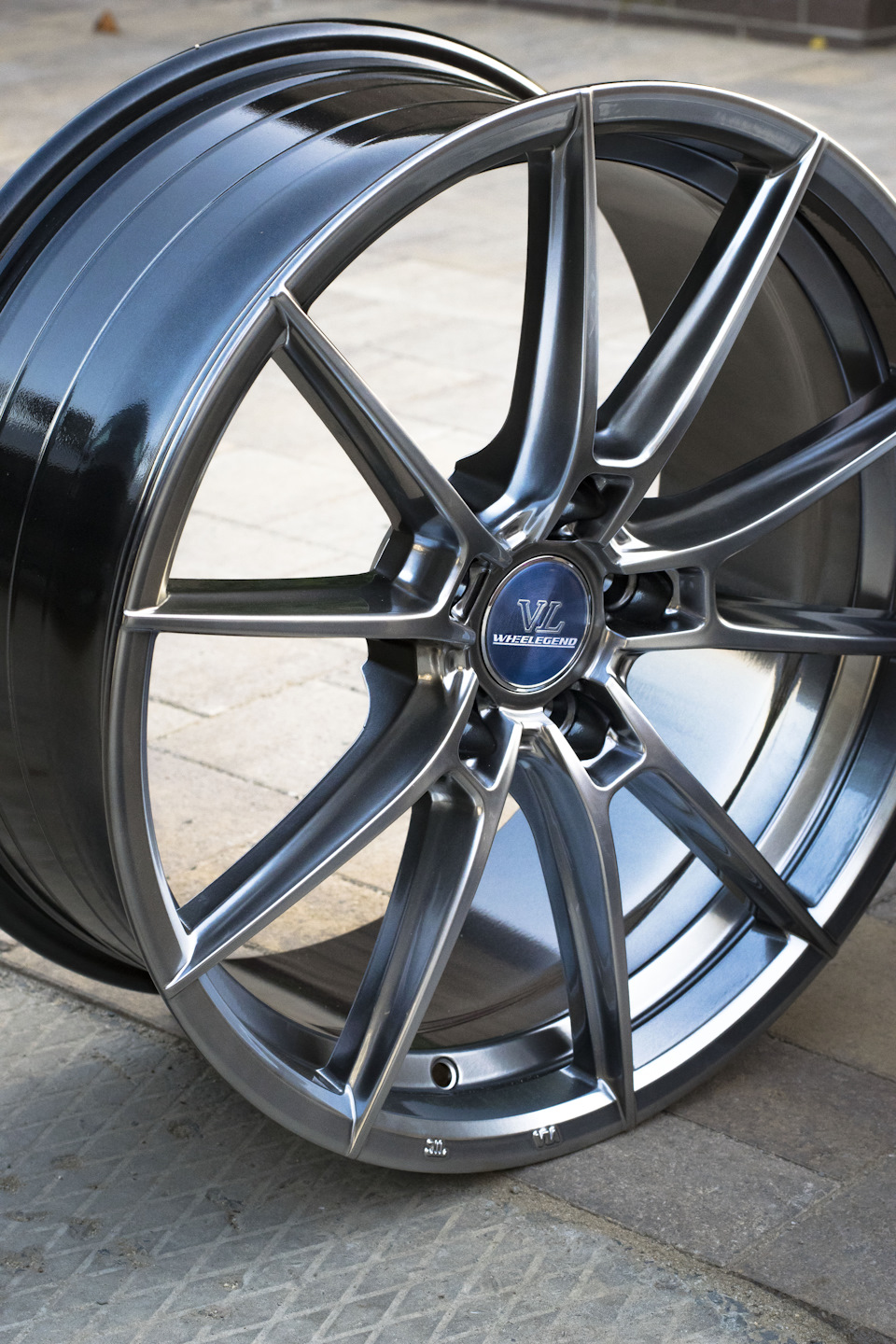 Mgディフュージョン HyperSilver # WeeLegend VL-01 R18 8J 5x114,3 ЕТ38 — Mazda 6