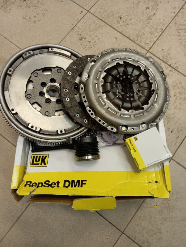 Комплект сцепления с двухмассовым маховиком 1.5dci Renault на Renault ...