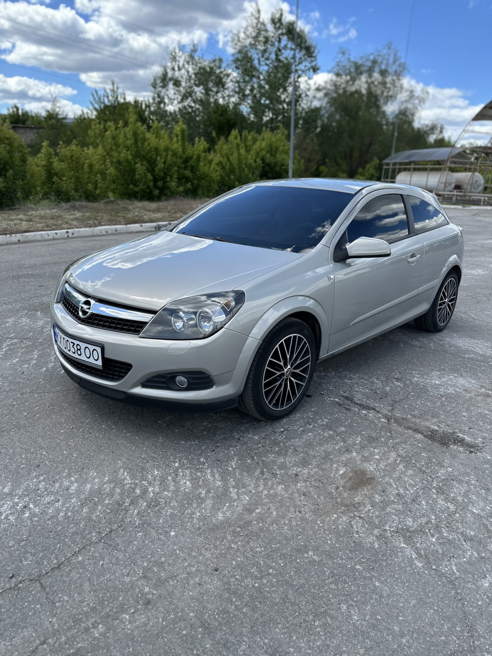 Фото на заброшенной заправке — Opel Astra H GTC, 1,6 л, 2007 года | мойка |  DRIVE2