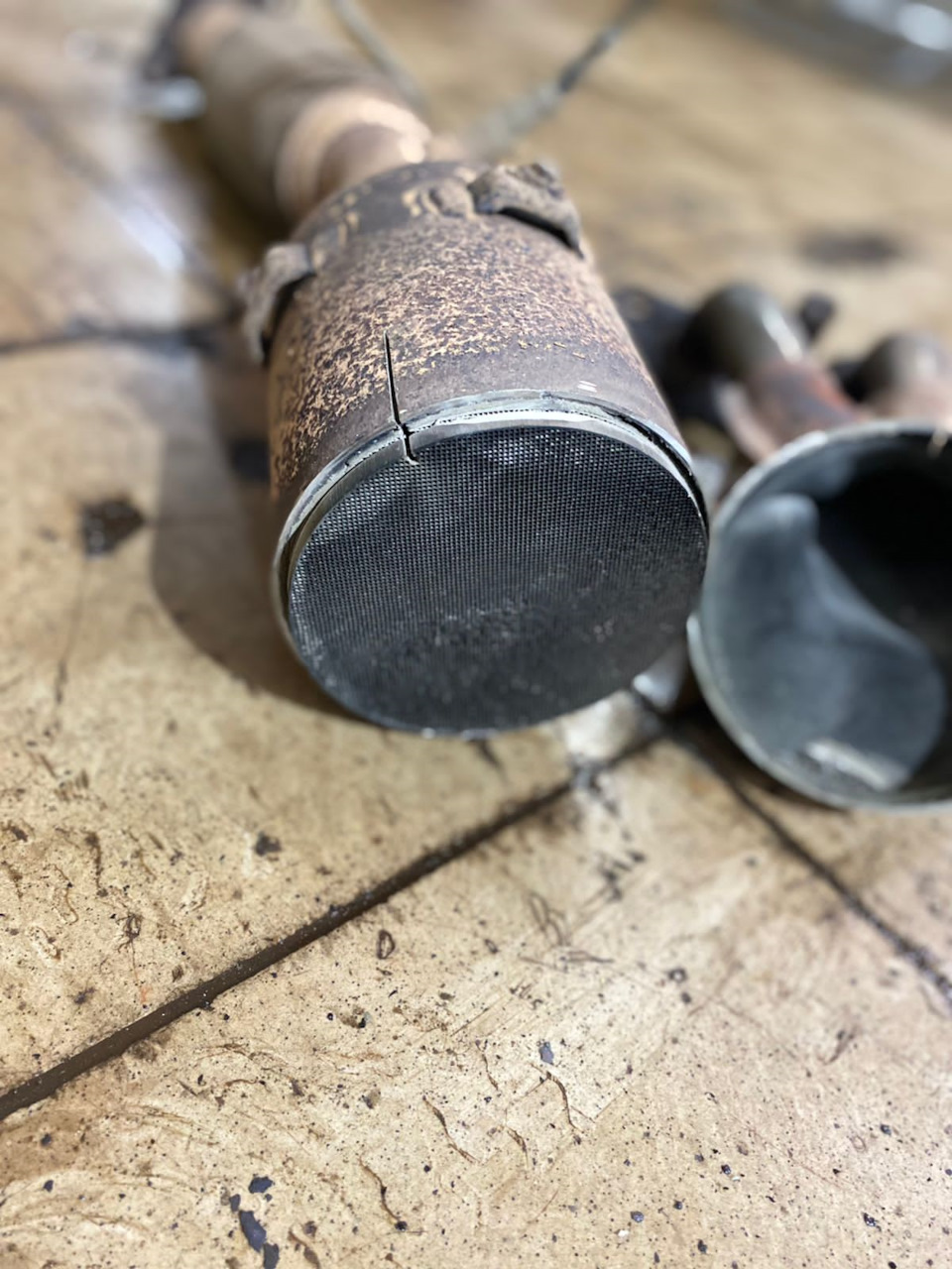 Замена и удаление катализатора ФОРД ФОКУС 2 1.8 в Москве — auto ...