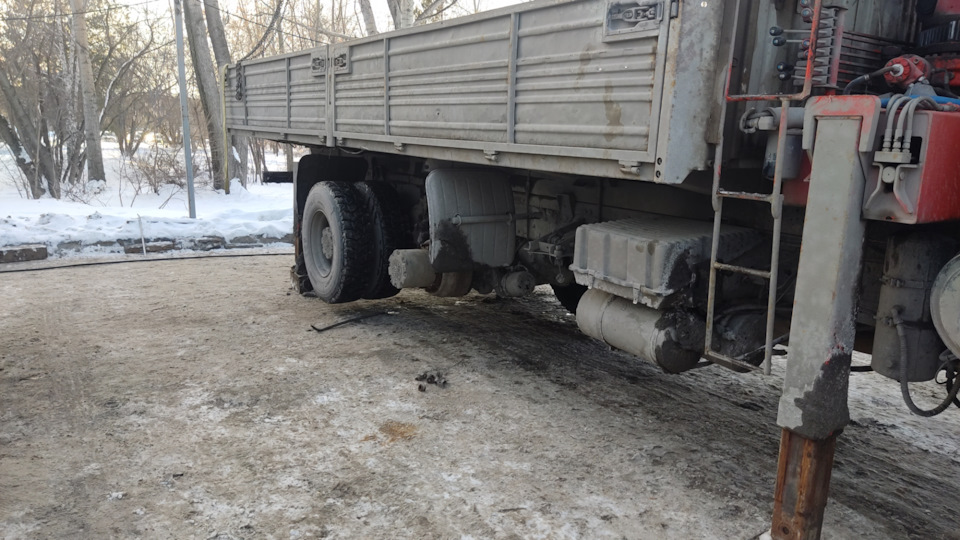 Меняем тапки на среднем мосту… — Маз 6303, 9,9 л, 1996 года | шины | DRIVE2