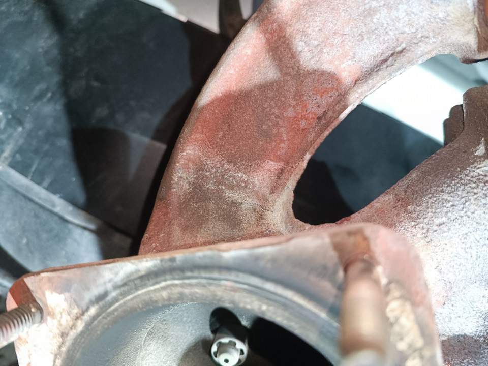 Трещина на выпускном коллекторе — Peugeot 307, 1,6 л, 2003 года ...