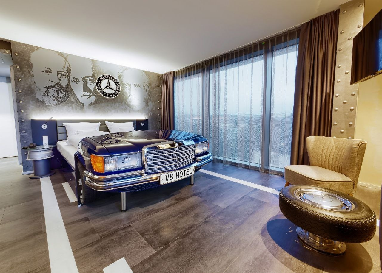 V8 Hotel Motorworld