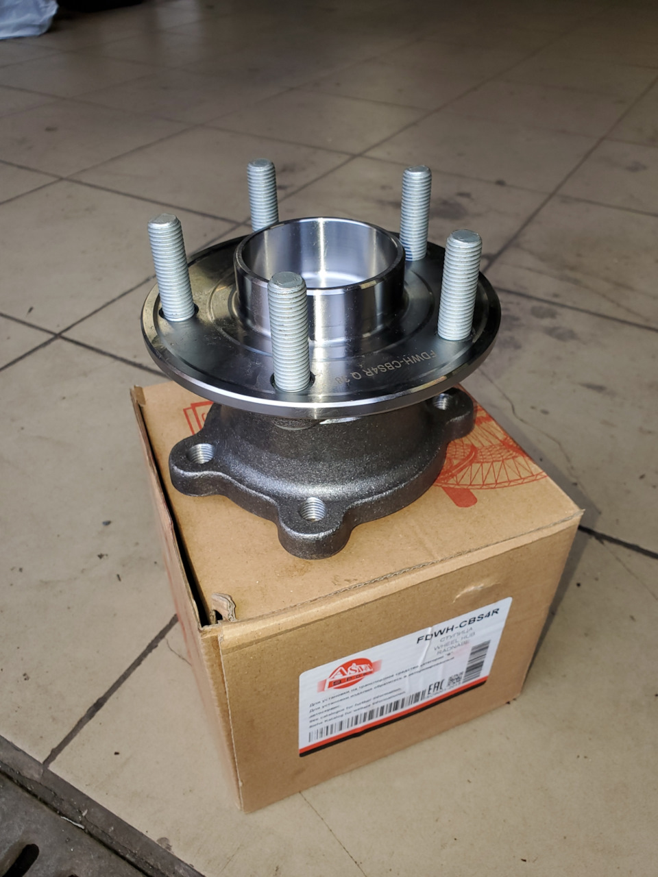 Замена троса ручника, задней ступицы и нижних рычагов! — Ford Kuga (2G ...