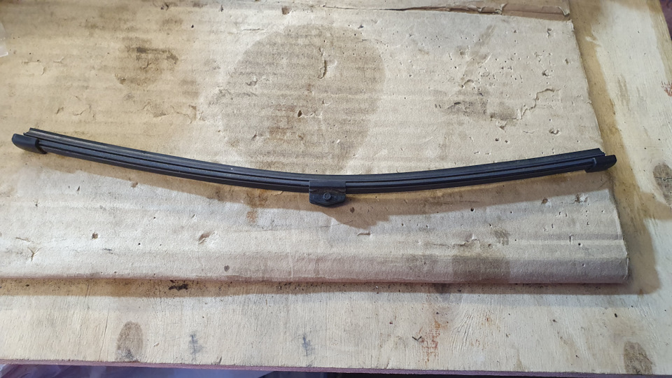 старая щетка — Audi Q5 (1G)