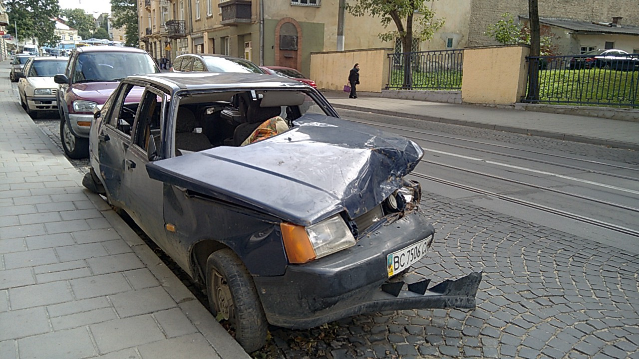 Разбитая в хлам Славута