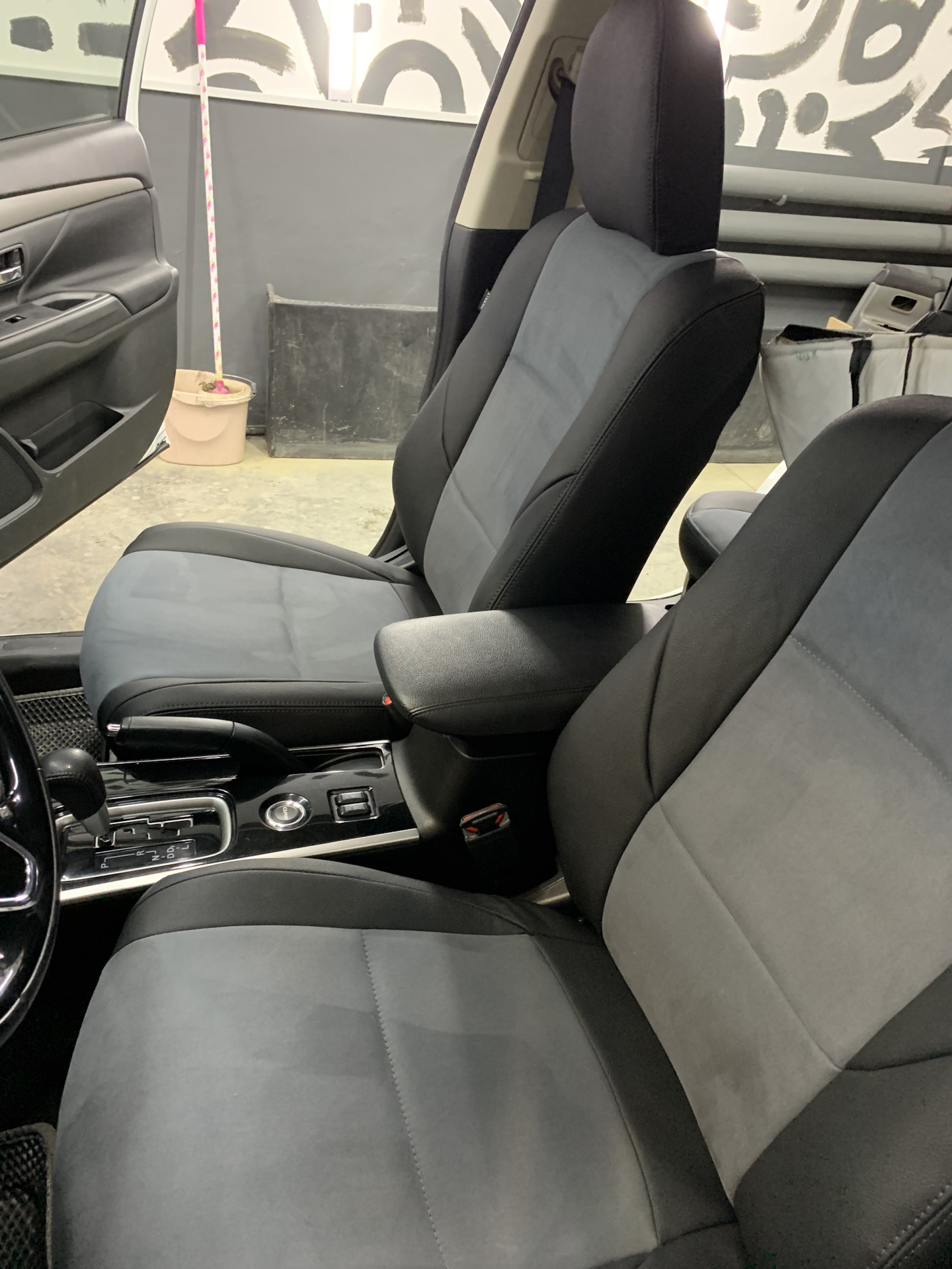 Чехлы — Mitsubishi Outlander (3G), 2 л, 2017 года | другое | DRIVE2